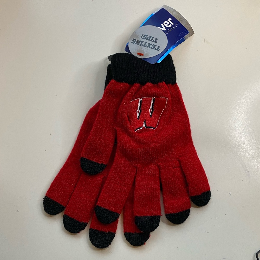 Wisconsin Badgers Gloves